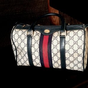 Authentic Vintage Gucci bag - medium size bag.